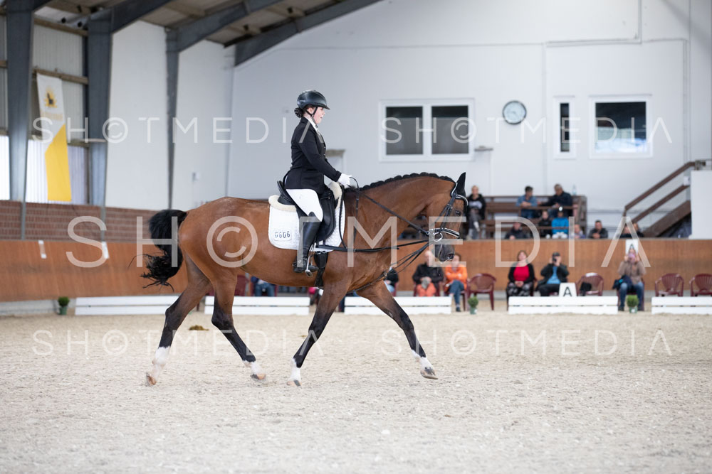 0004-250607-165258-DressurreiterWB