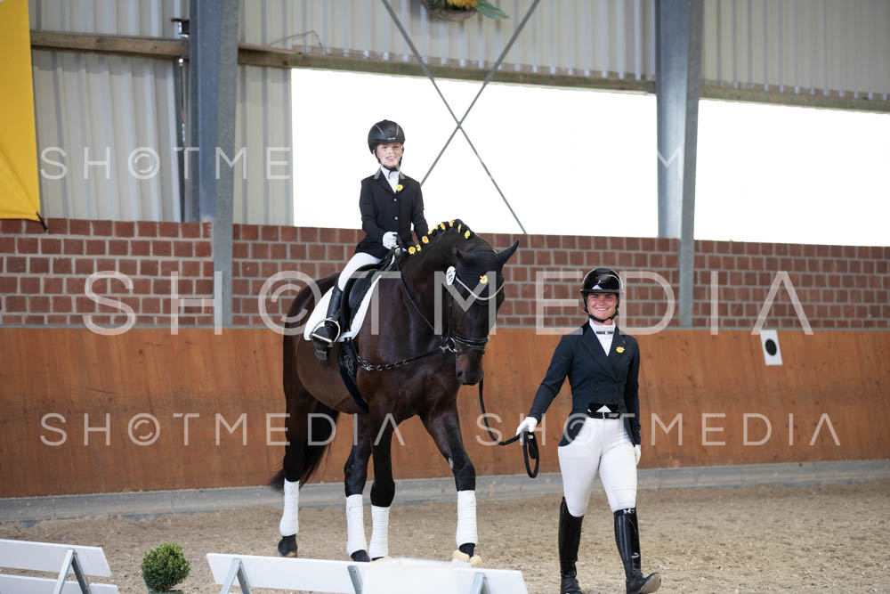 0019-250607-153510-Fuehrzuegel