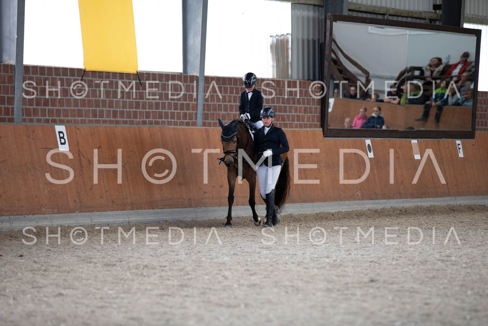 0061-250607-155013-Fuehrzuegel