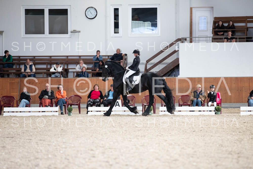 0062-250607-170156-DressurreiterWB