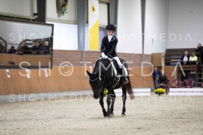 0075-155416-Dressurreiter-Herbst25