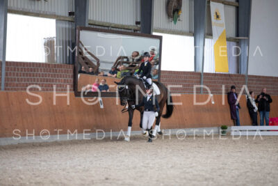 0077-250607-155154-Fuehrzuegel