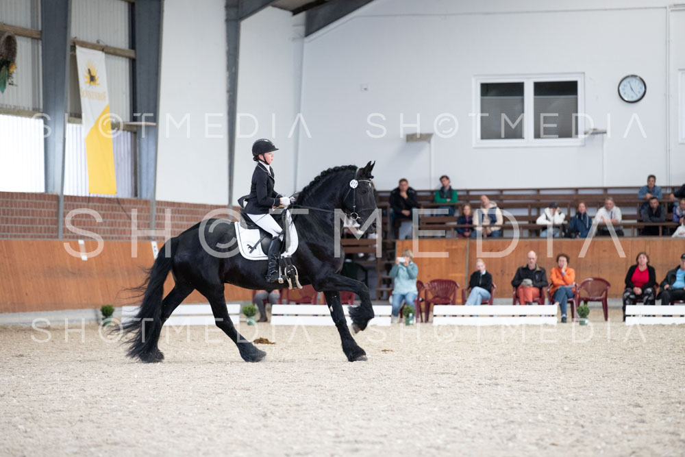 0085-250607-170400-DressurreiterWB