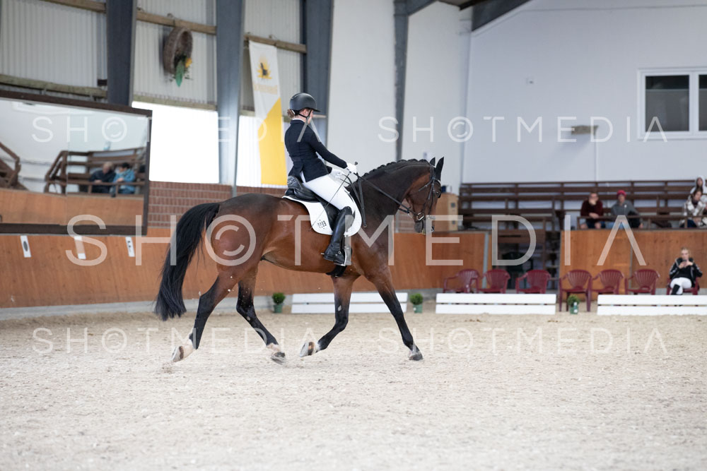 0102-250607-135306-KlasseL182