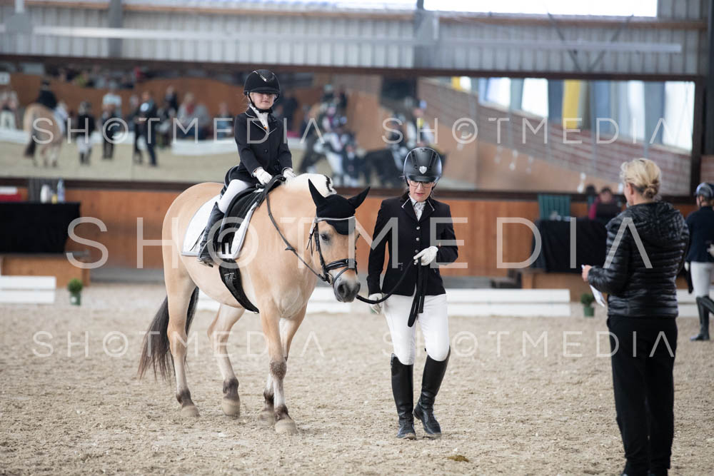 0151-250607-161752-Fuehrzuegel