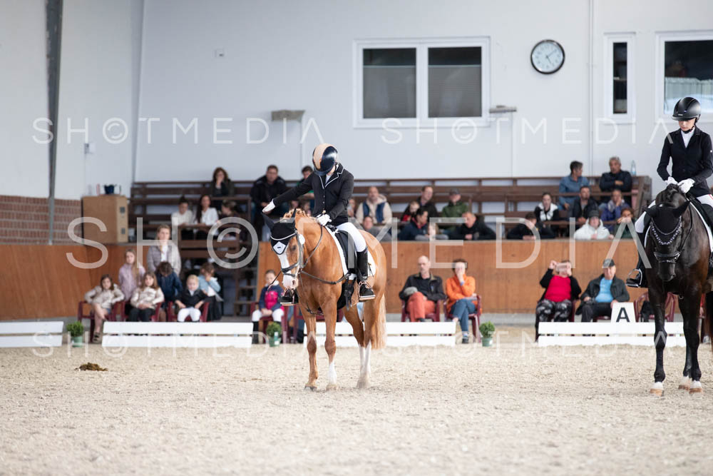 0151-250607-171529-DressurreiterWB