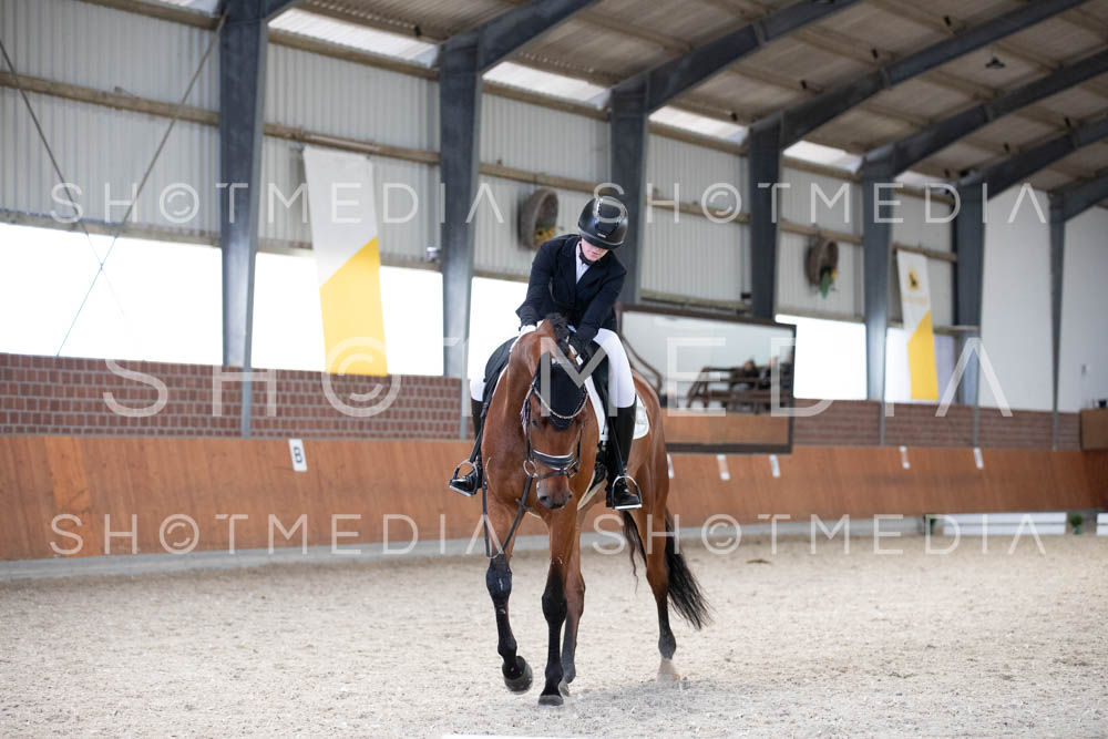 0245-250607-143604-KlasseL182