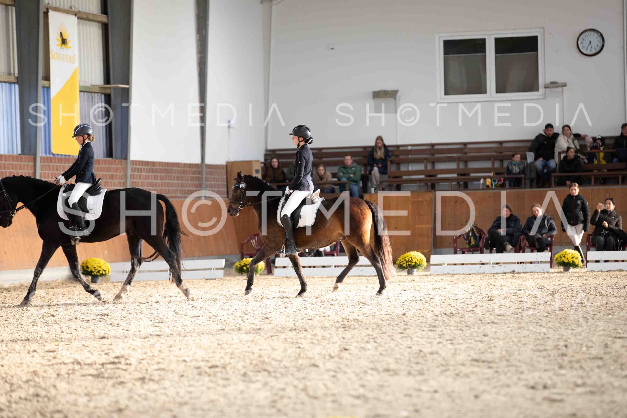 0268-174409-KlasseE-Herbst25