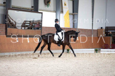 0309-250607-145158-KlasseL182