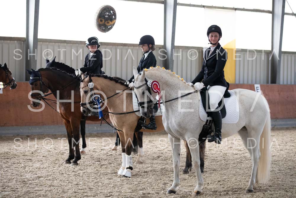 0355-250607-180534-DressurreiterWB